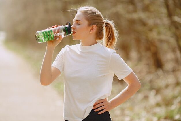 To have a flat stomach, you need to follow a water drinking regimen and drink enough water