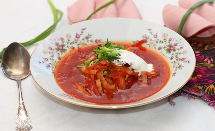 For dinner, gout patients can eat vegetarian borscht